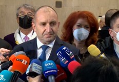 Позиция на президента Румен РадевОще при връчването на мандата ясно