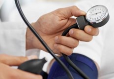 Прекаралите болестта по тежко и с прием в болница са значително