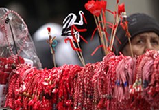 Размяната на мартениците е продукт на модерното общество в традиционната