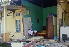 Властите в Индонезия са предупредили гражданите си да бъдат на