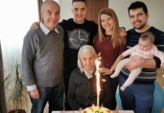 Семейство Мангърови вчера празнуваМайката на доц Атанас Мангъров навърши вчера