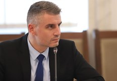 Ще се придържаме към коалиционното споразумение Това каза председателят на Комисията