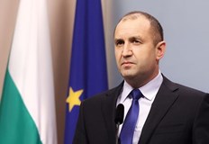 Президентът Румен Радев отново атакува решение на премиера Кирил ПетковДнес