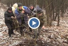 Елен се вряза в училищен автобус с ученици и загина