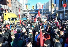 Някои демонстранти казват че искат разпускане на канадското правителствоПротестиращите в