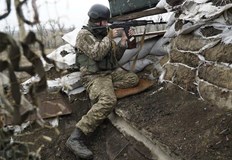 Армията на Украйна съобщи в събота за първи смъртен случай