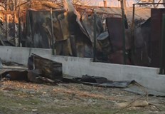 Пожар изпепели бараки в рибарското селище под Аспаруховия мост във