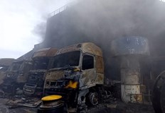 Каютите са тесни и препълнени а камионите на ферибота са