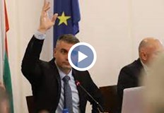 Росица Кирова заяви че управляващото мнозинство не се занимава с