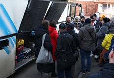 Пореден автобус с евакуирани потегли днес следобед за България от