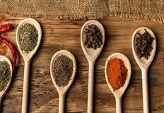 Подправките са пресни сушени или обработени по друг начин определени части