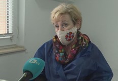 По неофициална информация жената е страдала от тежко белодробно заболяване