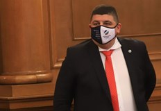 Народният представител от Демократична България Ивайло Мирчев продължава издирването на