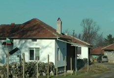 Разследват смъртта на възрастна жена починала в дома си в русенското