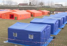 Близо 200 души са настанени във временния лагер на стадиона