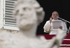 Главата на Римокатолическата църква неведнъж е призовавал за мир в