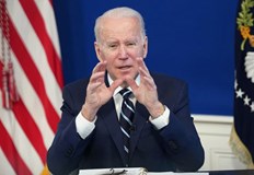 САЩ и НАТО прехвърлят стотици тонове оръжие и увеличават инструкторите