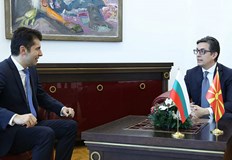 Имах възможност да разговарям с българския премиер Петков в кулоарите