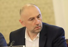 Няма как платежната система да остане в разкрачен стоеж дълго