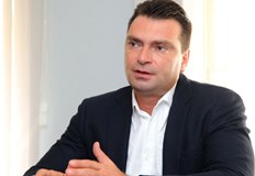 Правата му за заемане на партийни длъжности временно са спрениНационалният