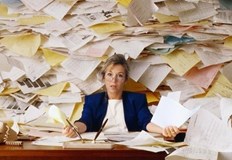 Милиони служители в цял свят се оплакват че работата ги