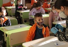 От утре всички ученици от 16 области в страната ще