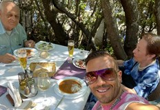 В профила си във Фейсбук фолк певецът Крум изрази мнение