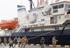 Украинските военни които служат на Змийския остров са живи и