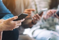 Номофобия е дума която идва от английски и се отнася