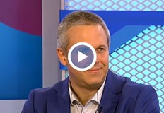 Липсата на електронни услуги в някои институции предизвиква опашки пред