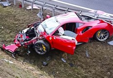 При инцидента с 488 Pista по чудо няма пострадалиFerrari 488