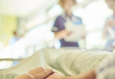 Дъщерята на 67 годишния мъж твърди че по тялото на баща ѝ има белези