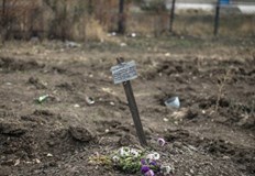 Руските власти заговориха за масови гробове в Донбас и обвиниха