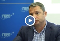 По думите му става дума за двама мъже и една