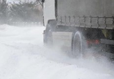 Без ТИР ове през проходите Рожен и Печинско заради обилен снеговалеж Ограничава