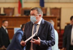 Президентът Румен Радев управляваше кризата след нас По същия начин напълни големите