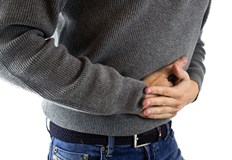 Гаденето повръщането болките в стомаха и загубата на апетит могат