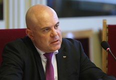 Отказ за разследване по списъка Петков неглижиране на аферата Жоси