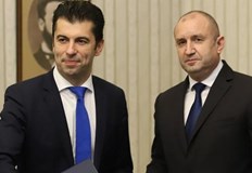 На Радев вече не му издържат нервите и очевидно