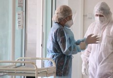 Заразата с новия коронавирус почти не засяга някои хора докато