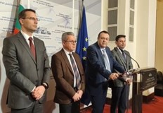 От ДПС продължават да се заканват на премиера Кирил Петков