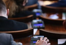 За него гласуваха 218 народни представители Против 0 и