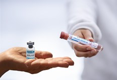 Ваксините остават основно оръжие срещу пандемията от коронавирусТова заявиха водещи