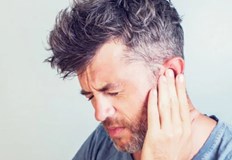 Омикрон може да причини възпаление в слуховите канали загуба на слуха