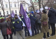 Недоволство и на синдикатите пред Народното събрание заради параметрите на