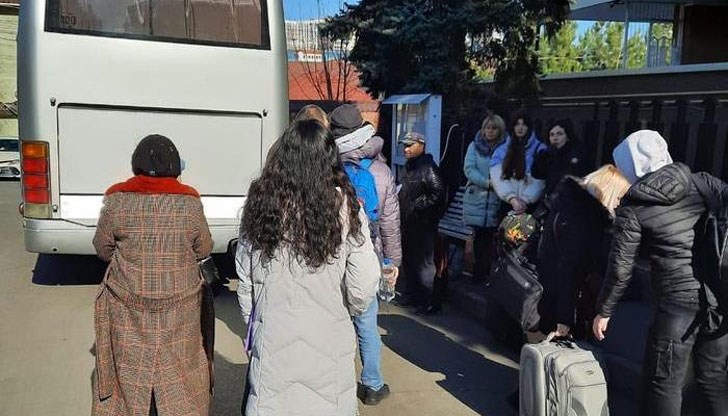 Очакват се поне още 200 автобуса с украинци