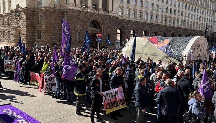 Те настояха да бъдат отделени пари от бюджета, с които да се компенсират изоставащите заплати