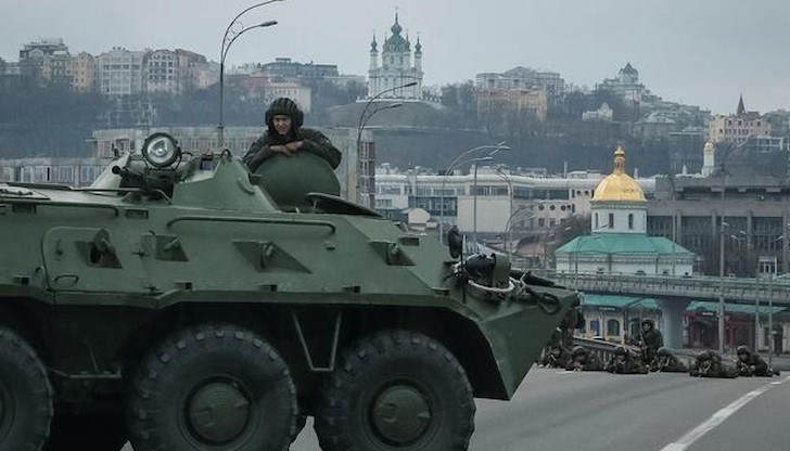Войната в Украйна не остави безразличен никой, а журналисти и обществени личности споделиха емоции и остри позиции в мрежата