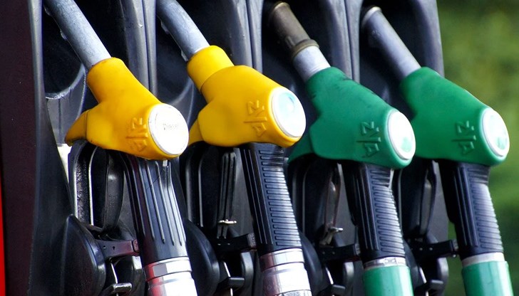 Само за месец бензинът и дизелът са скочили с между 2,5 и 3,6 на сто Само за месец бензинът и дизелът са скочили с между 2,5 и 3,6 на сто