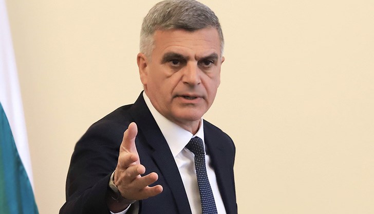 Срам пред неспособността на днешния военен министър да нарече войната война. Срам пред неспособността на днешния военен министър да нарече войната война.